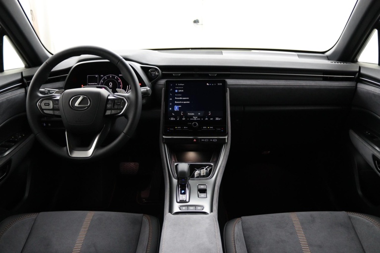 Lexus LBX - Cool 2WD 4