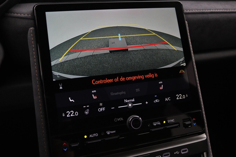 Lexus LBX - Cool 2WD 8