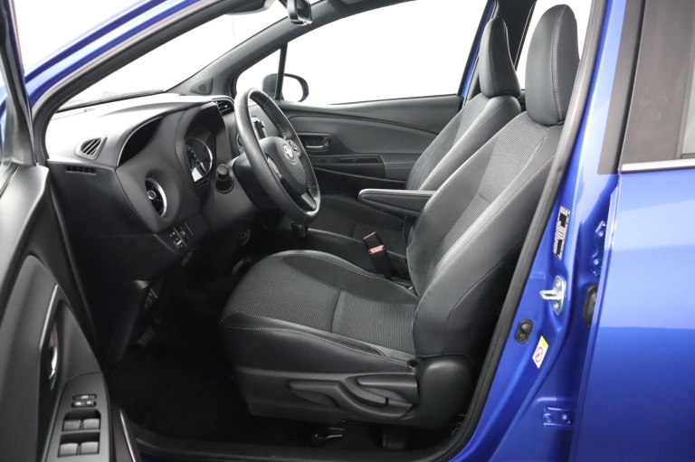 Toyota Yaris - 1.5 Hybrid Executive 16