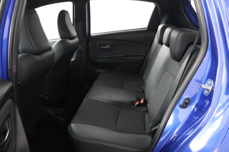 Toyota Yaris - 1.5 Hybrid Executive 17