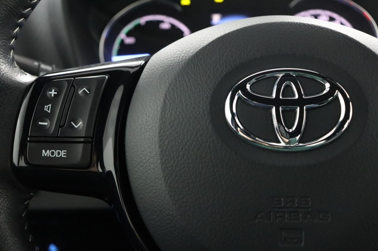 Toyota Yaris - 1.5 Hybrid Executive 18