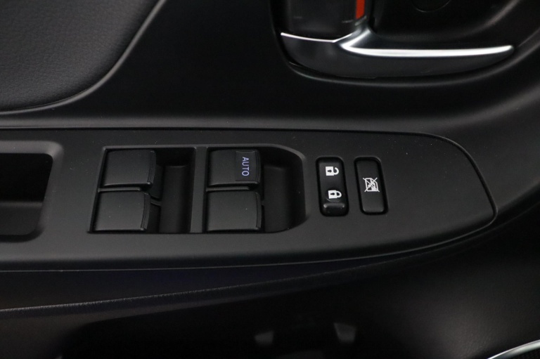 Toyota Yaris - 1.5 Hybrid Executive 28