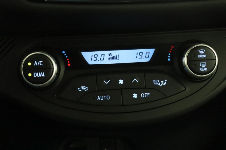 Toyota Yaris - 1.5 Hybrid Executive 7