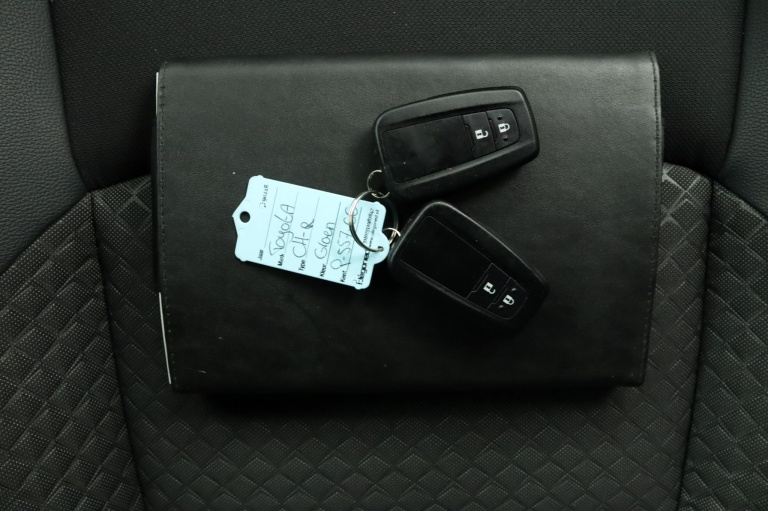 Toyota C-HR - 1.8 Hybrid Style 11