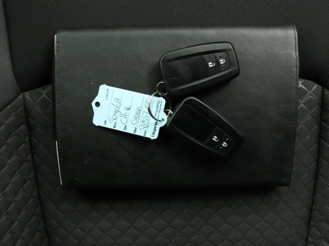 Toyota C-HR - 1.8 Hybrid Style