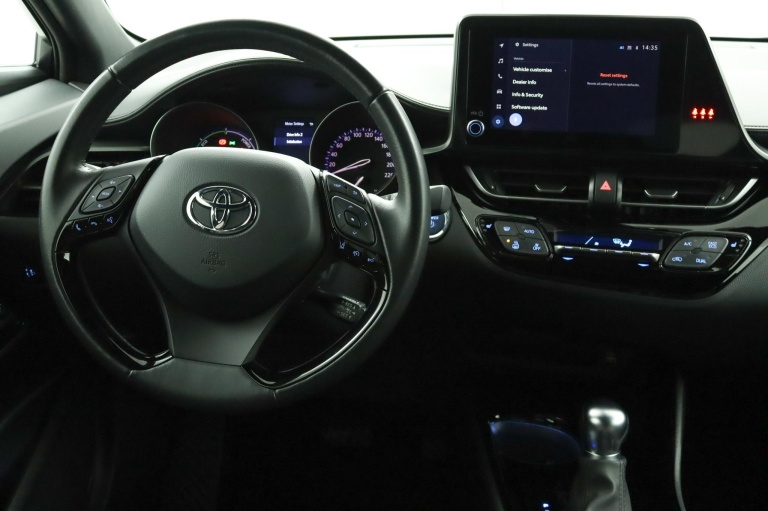 Toyota C-HR - 1.8 Hybrid Style 66