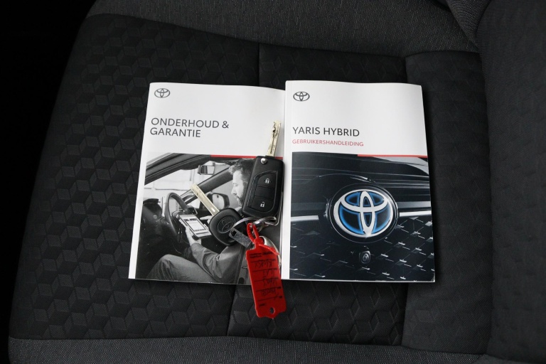 Toyota Yaris - 1.5 Hybrid 11