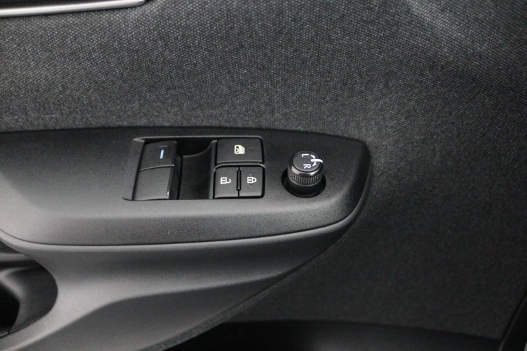 Toyota Yaris - 1.5 Hybrid 27