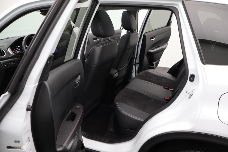 Suzuki Vitara - 1.5 Hybrid Style 13