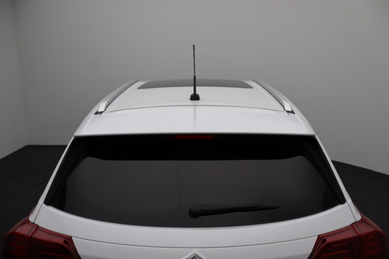 Suzuki Vitara - 1.5 Hybrid Style 42