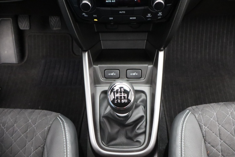 Suzuki Vitara - 1.4 Boosterjet Style Smart Hybrid 11