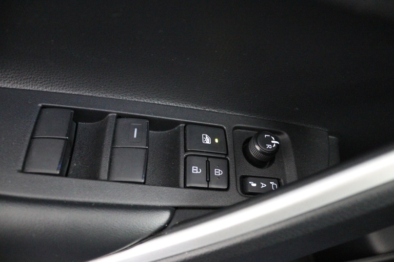 Toyota Corolla Cross - Hybrid 140 Style 28