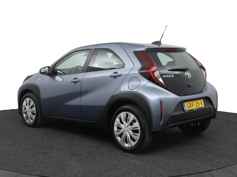 Toyota Aygo X - 1.0 VVT-i MT Play 12