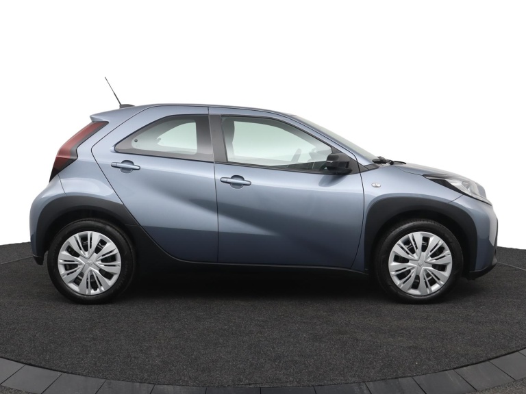 Toyota Aygo X - 1.0 VVT-i MT Play 13