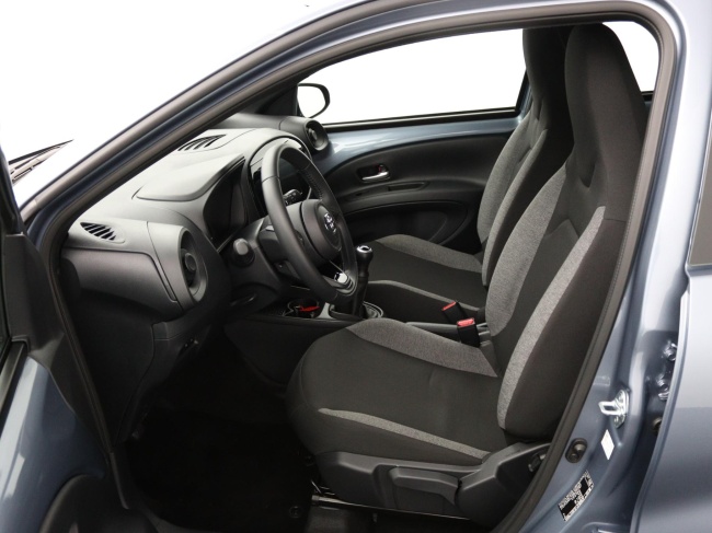 Toyota Aygo X - 1.0 VVT-i MT Play