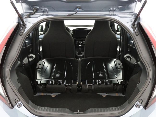 Toyota Aygo X - 1.0 VVT-i MT Play