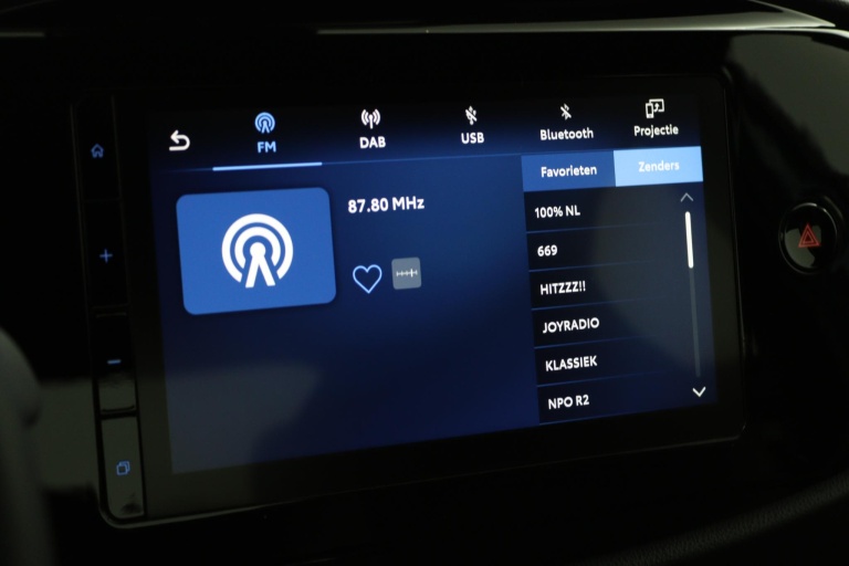 Toyota Aygo X - 1.0 VVT-i MT Play 38