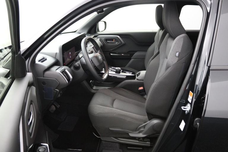 Toyota Urban Cruiser - Dynamic 61 kWh 17