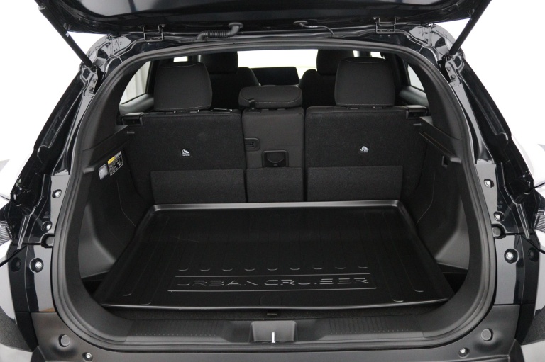 Toyota Urban Cruiser - Dynamic 61 kWh 23