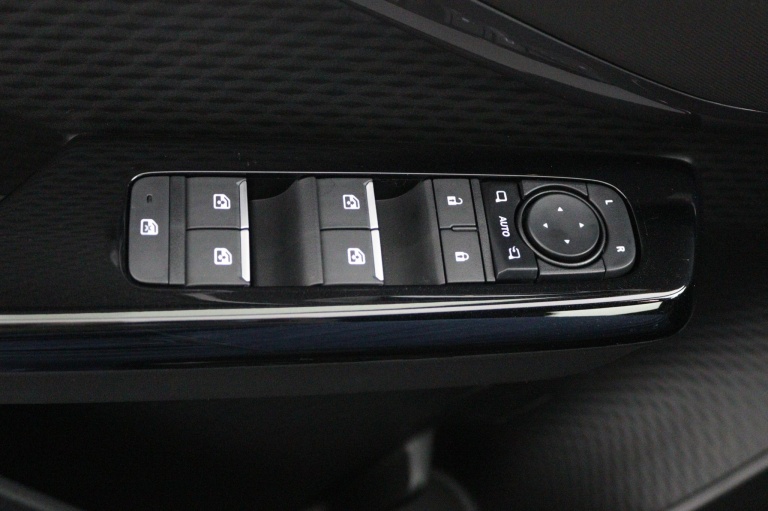 Toyota Urban Cruiser - Dynamic 61 kWh 28