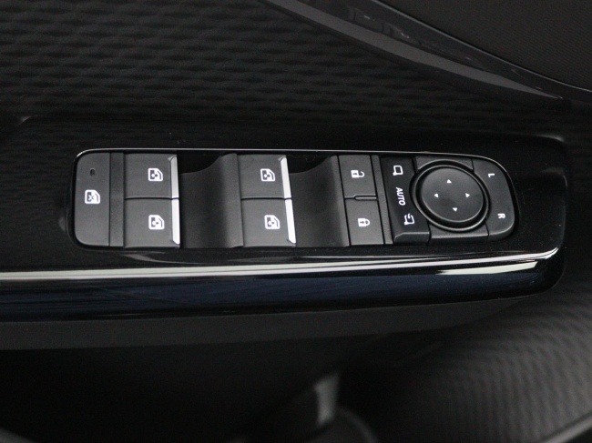 Toyota Urban Cruiser - Dynamic 61 kWh