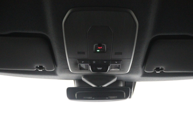 Toyota Urban Cruiser - Dynamic 61 kWh 32