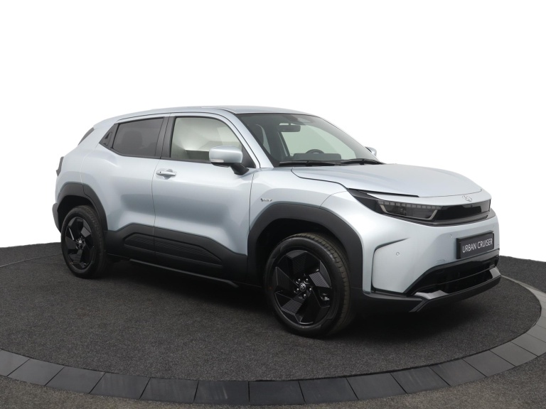 Toyota Urban Cruiser - Dynamic 61 kWh 14