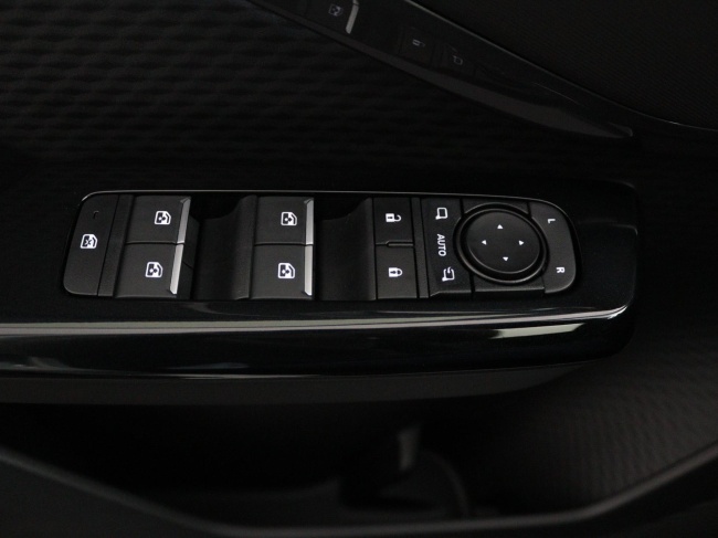 Toyota Urban Cruiser - Dynamic 61 kWh