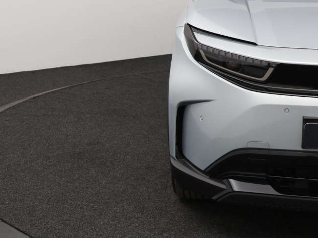 Toyota Urban Cruiser - Dynamic 61 kWh