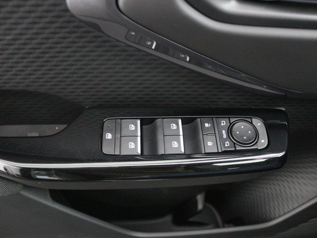 Toyota Urban Cruiser - Active 49 kWh