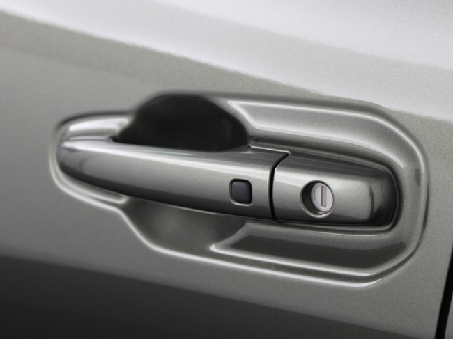 Toyota Urban Cruiser - Active 49 kWh