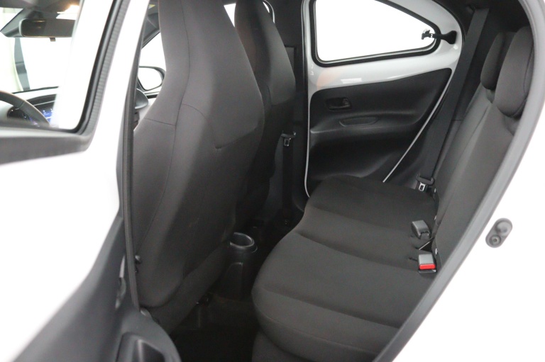 Toyota Aygo X - 1.0 VVT-i MT Play 12