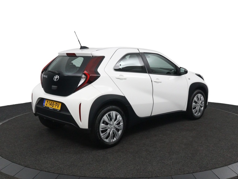Toyota Aygo X - 1.0 VVT-i MT Play 2