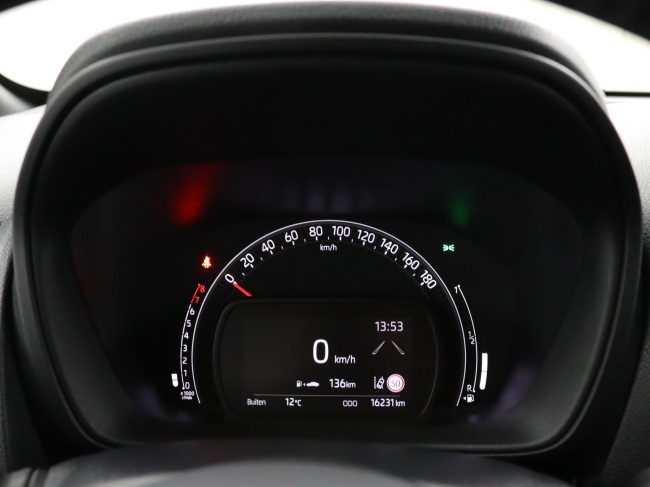 Toyota Aygo X - 1.0 VVT-i MT Play