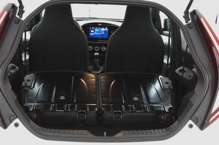 Toyota Aygo X - 1.0 VVT-i MT Play 29