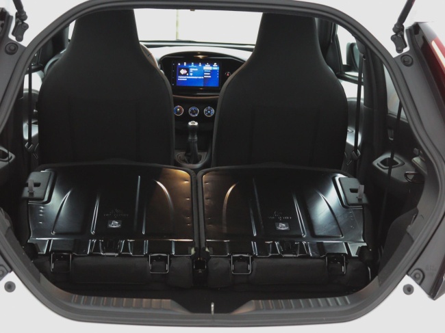 Toyota Aygo X - 1.0 VVT-i MT Play