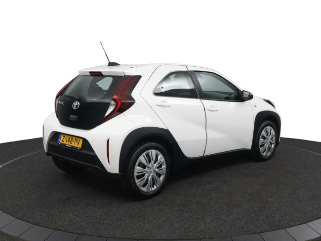 Toyota Aygo X - 1.0 VVT-i MT Play