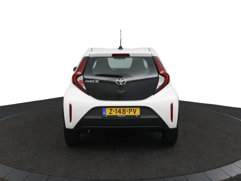 Toyota Aygo X - 1.0 VVT-i MT Play 8