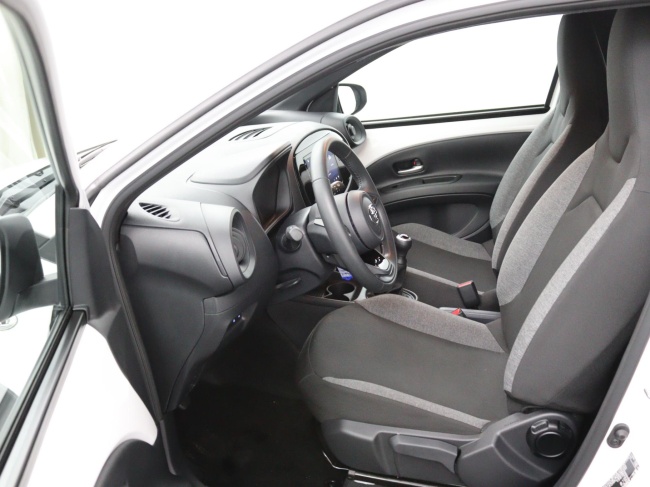 Toyota Aygo X - 1.0 VVT-i MT Play