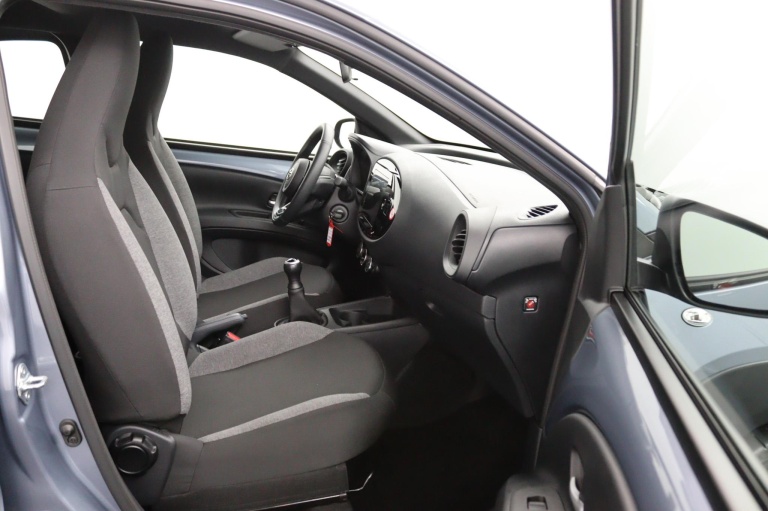 Toyota Aygo X - 1.0 VVT-i MT Play 10