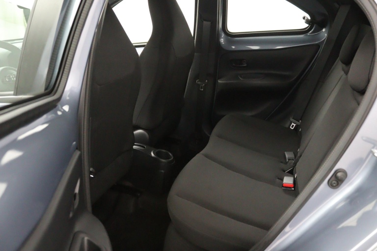 Toyota Aygo X - 1.0 VVT-i MT Play 12