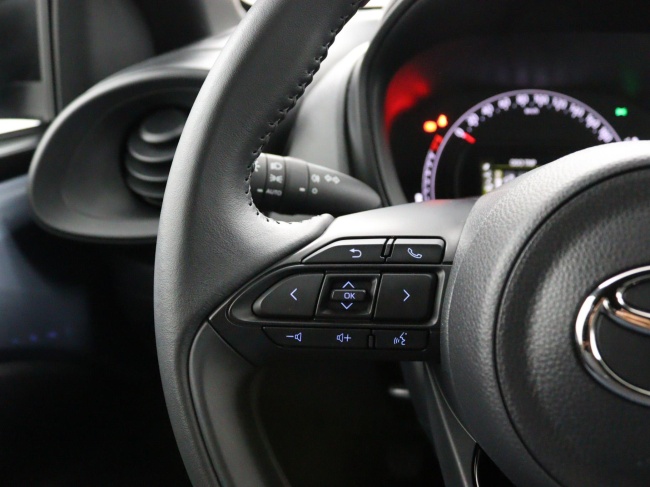 Toyota Aygo X - 1.0 VVT-i MT Play