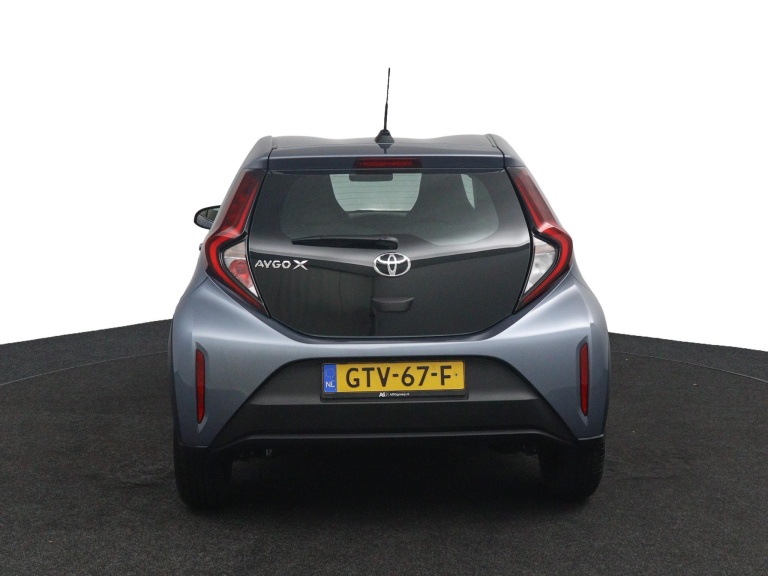 Toyota Aygo X - 1.0 VVT-i MT Play 8