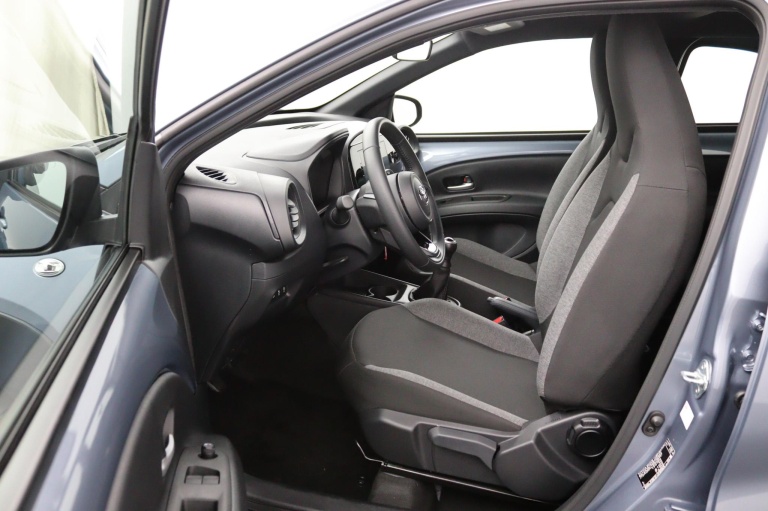 Toyota Aygo X - 1.0 VVT-i MT Play 9