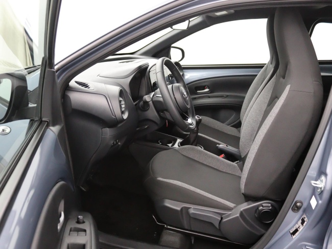 Toyota Aygo X - 1.0 VVT-i MT Play