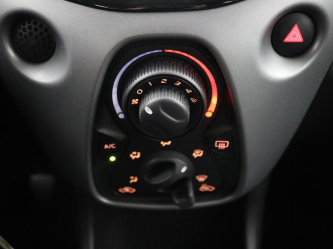 Toyota Aygo - 1.0 VVT-i x-play