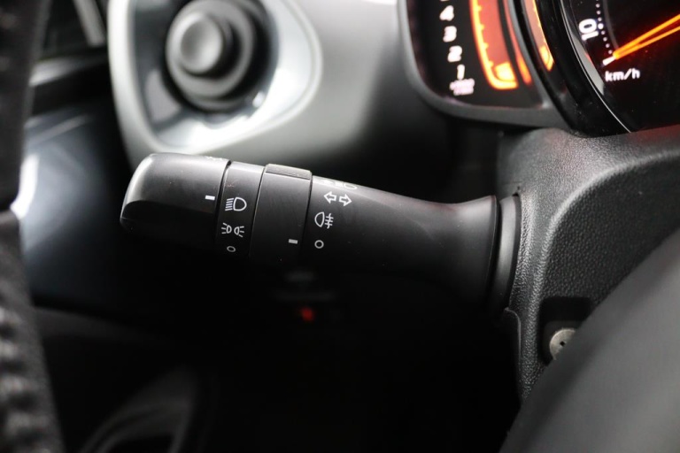 Toyota Aygo - 1.0 VVT-i x-play 26