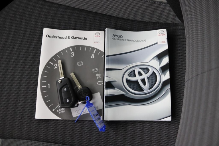 Toyota Aygo - 1.0 VVT-i x-play 28