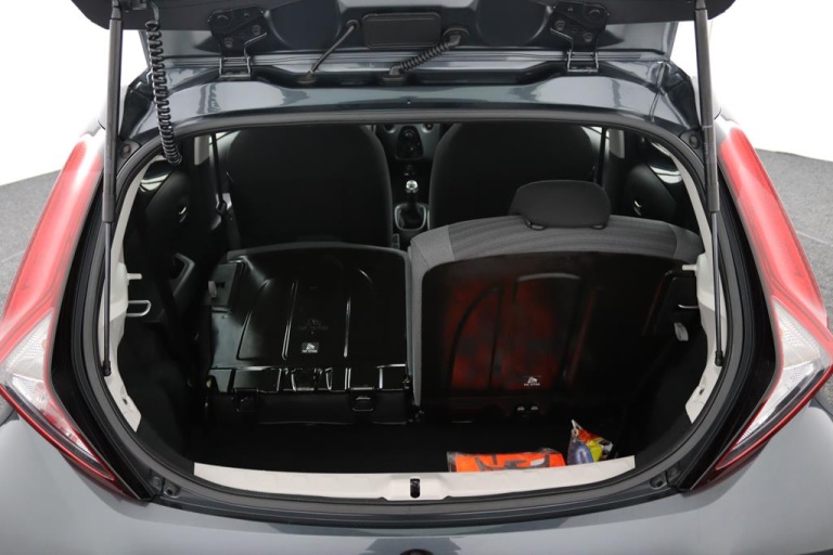 Toyota Aygo - 1.0 VVT-i x-play 30