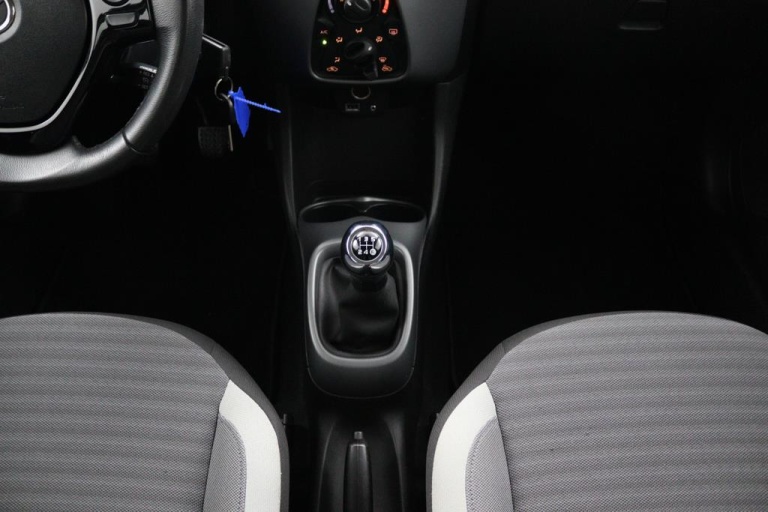 Toyota Aygo - 1.0 VVT-i x-play 33